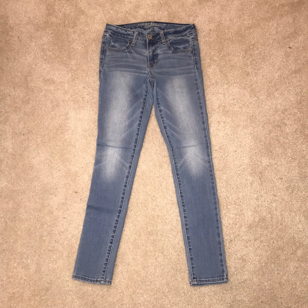 American Eagle light wash jeans - Picture 4 of 5